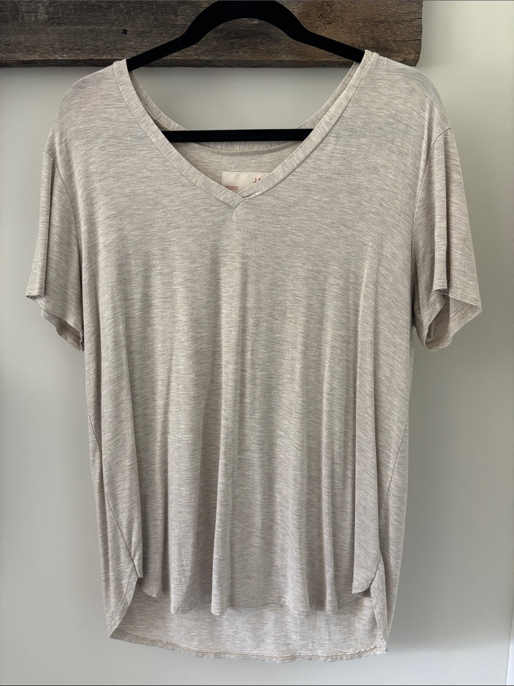 Jackson Rowe Heather Light gray/cream V-Neck Short Sleeve Top